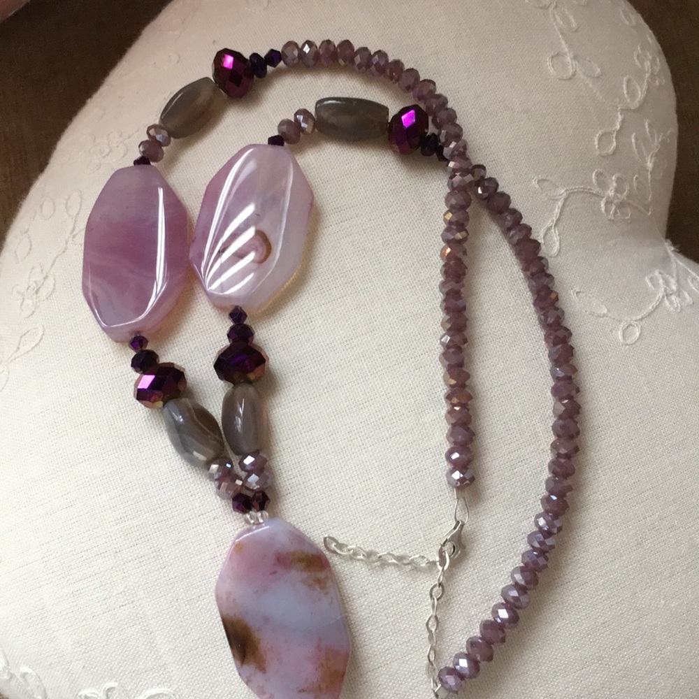 Beautiful Statement Necklace - image 6